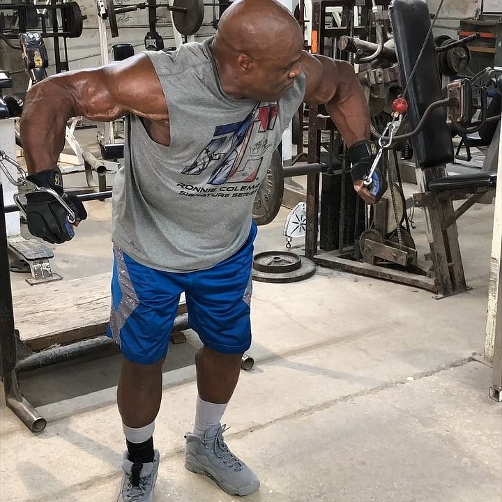 Ронни Колеман на тренировке грудных - Бодибилдинг форум AnabolicShops