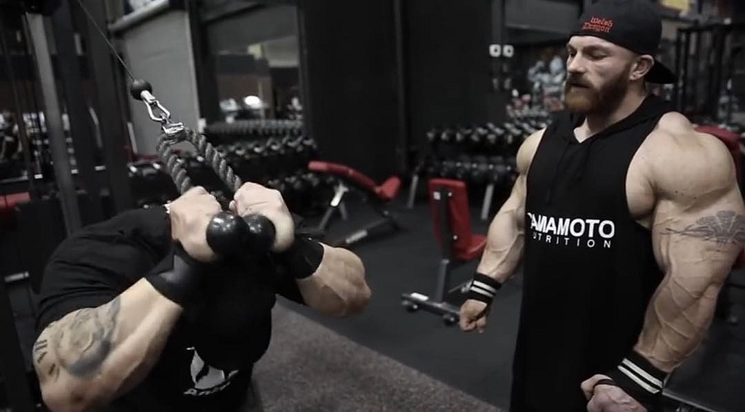 Сравнения Хосе Раймонда, Ахмада Ашканани, Махмуда Аль Дурра и Николаса Вуллиоуда с лидером 212 lb - Бодибилдинг форум AnabolicShops