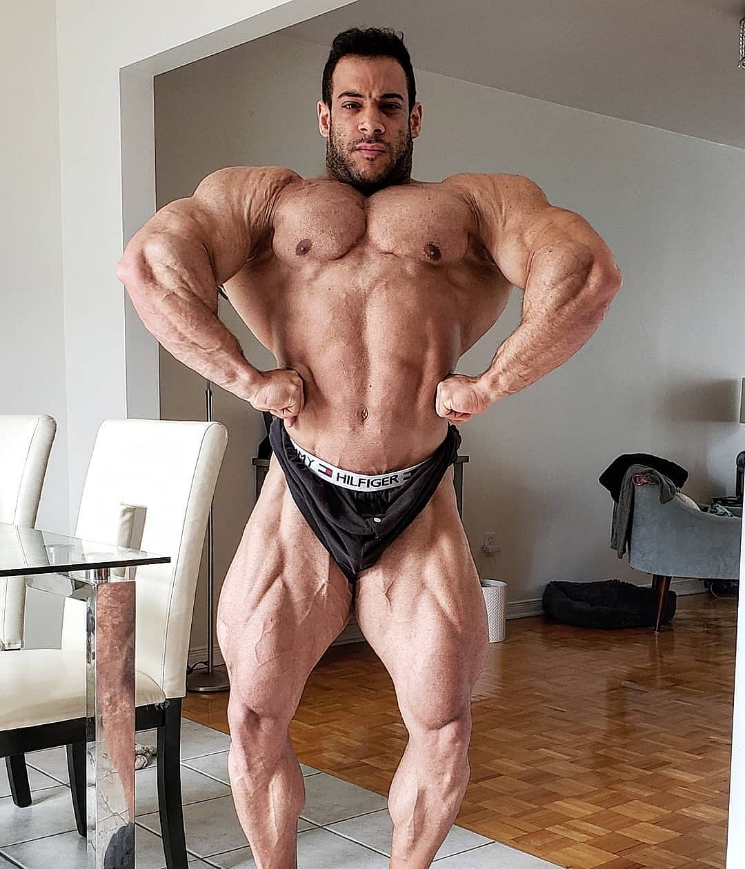 Сравнения Хосе Раймонда, Ахмада Ашканани, Махмуда Аль Дурра и Николаса Вуллиоуда с лидером 212 lb - Бодибилдинг форум AnabolicShops