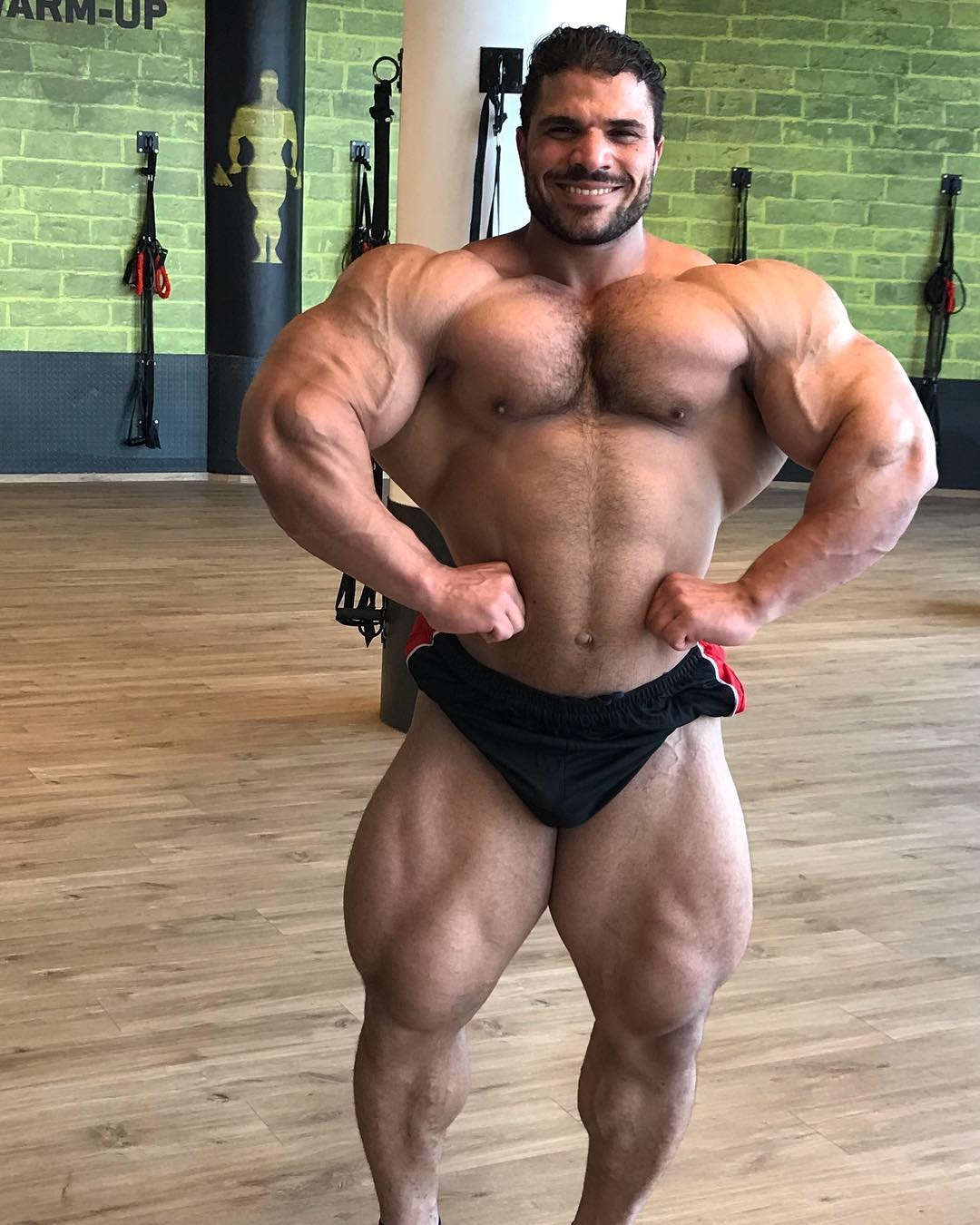 Хассан Мостафа готовится к про-дебюту на Wings of Strength Romania Muscle Fest Pro - Бодибилдинг форум AnabolicShops