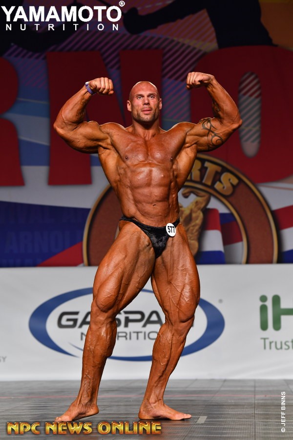 192-см гигант с соревновательным весом в 134 кг стал профессионалом IFBB Pro - Бодибилдинг форум AnabolicShops