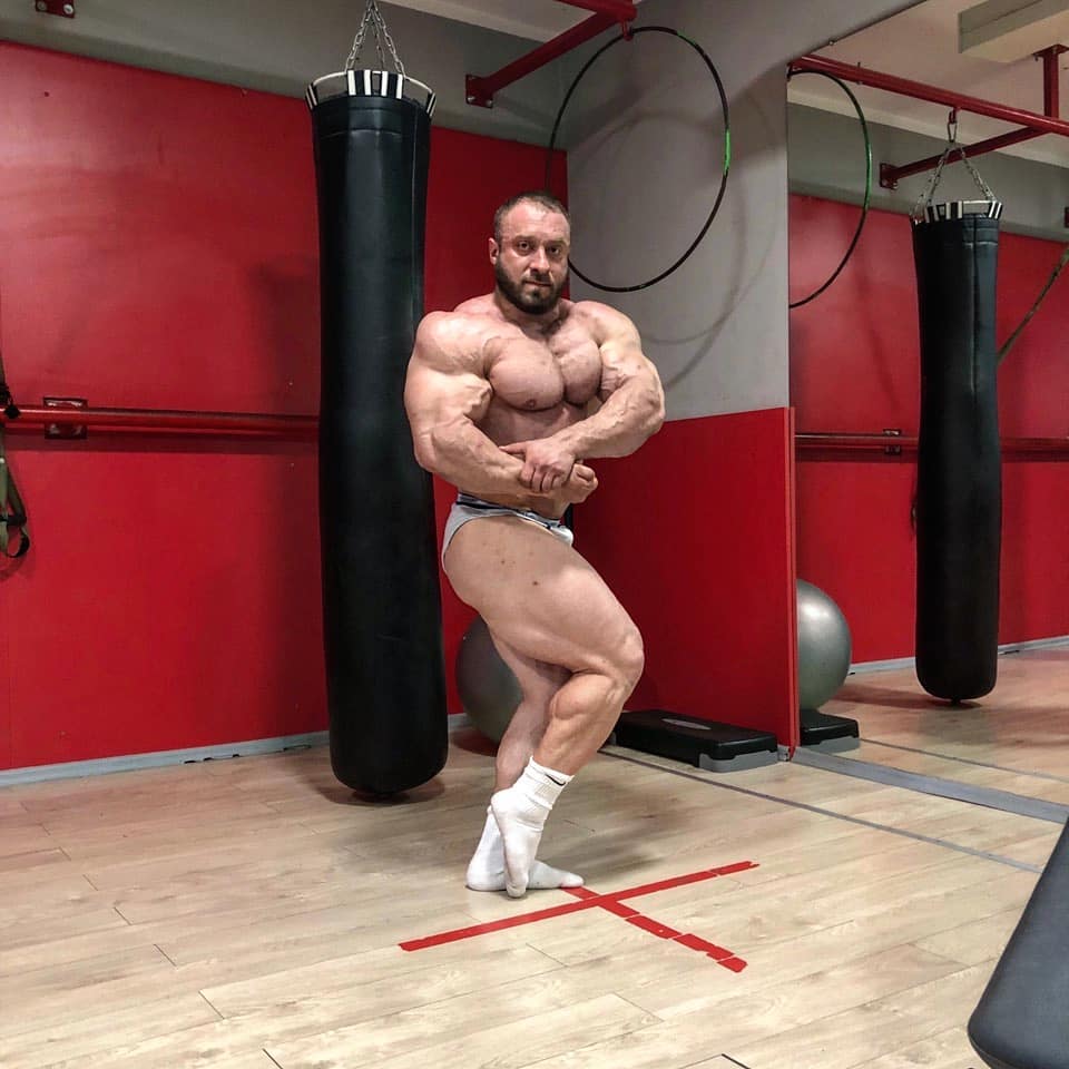 Олег Крывый против фаворита Дерека Лансфорда. Сравнение - Бодибилдинг форум AnabolicShops