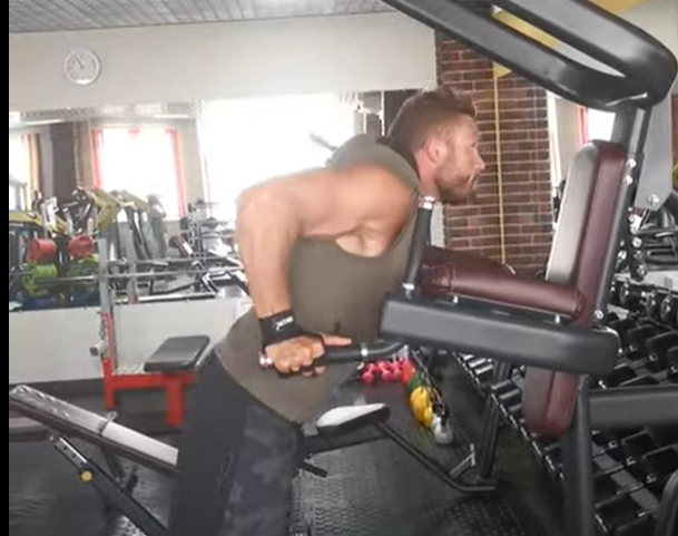 Отжимания на брусьях - Бодибилдинг форум AnabolicShops