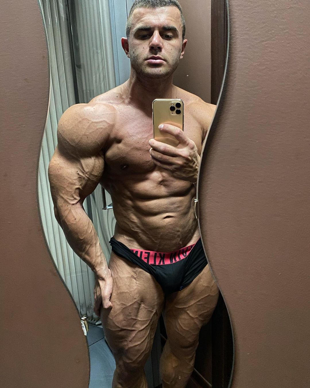 Михаил Тимошин в актуальной форме перед квалификацией на Mr. Olympia 2020 - Бодибилдинг форум AnabolicShops