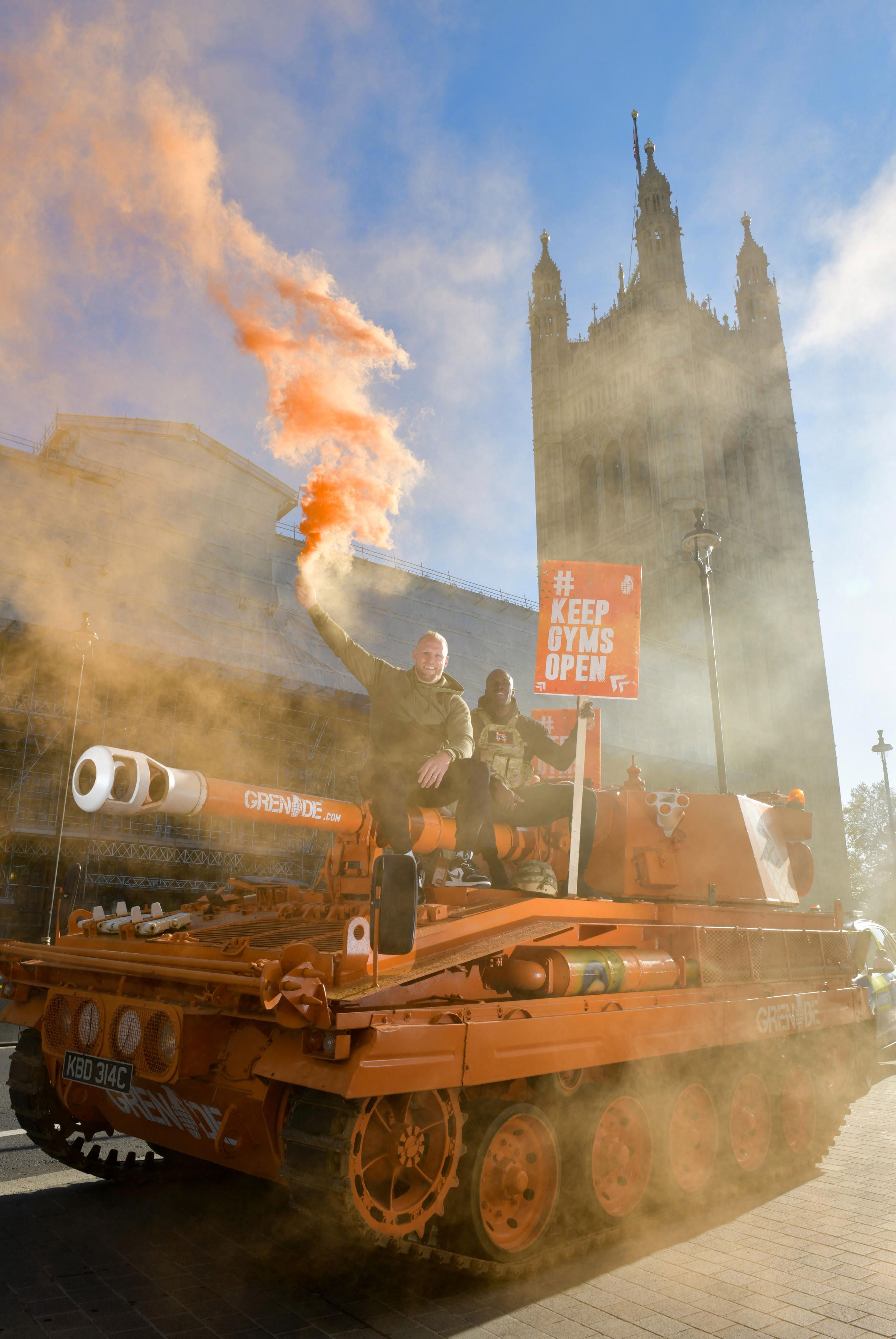 Штурм танком парламента за спортивный зал - Бодибилдинг форум AnabolicShops