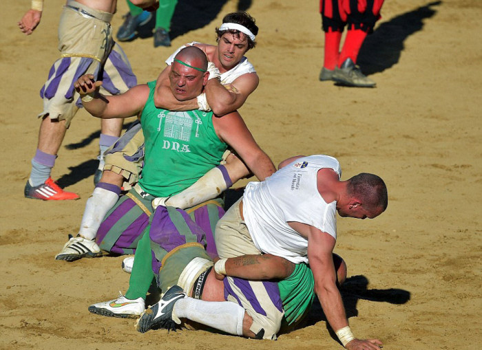 Флорентийский кальчо - жестокий прародитель футбола и регби - Бодибилдинг форум AnabolicShops