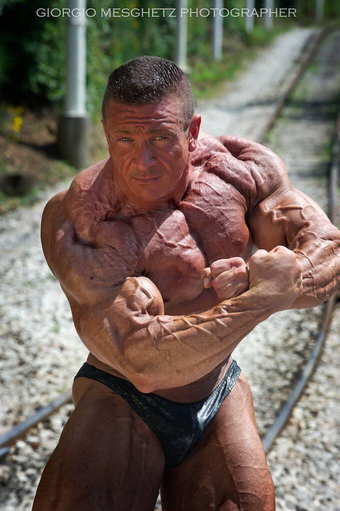 Чемпион по бодибилдингу Альберто Клементи умер дома - Бодибилдинг форум AnabolicShops