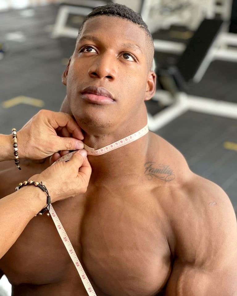 Neckzilla - человек-шея в 52см Москер Рубиэл - Бодибилдинг форум AnabolicShops