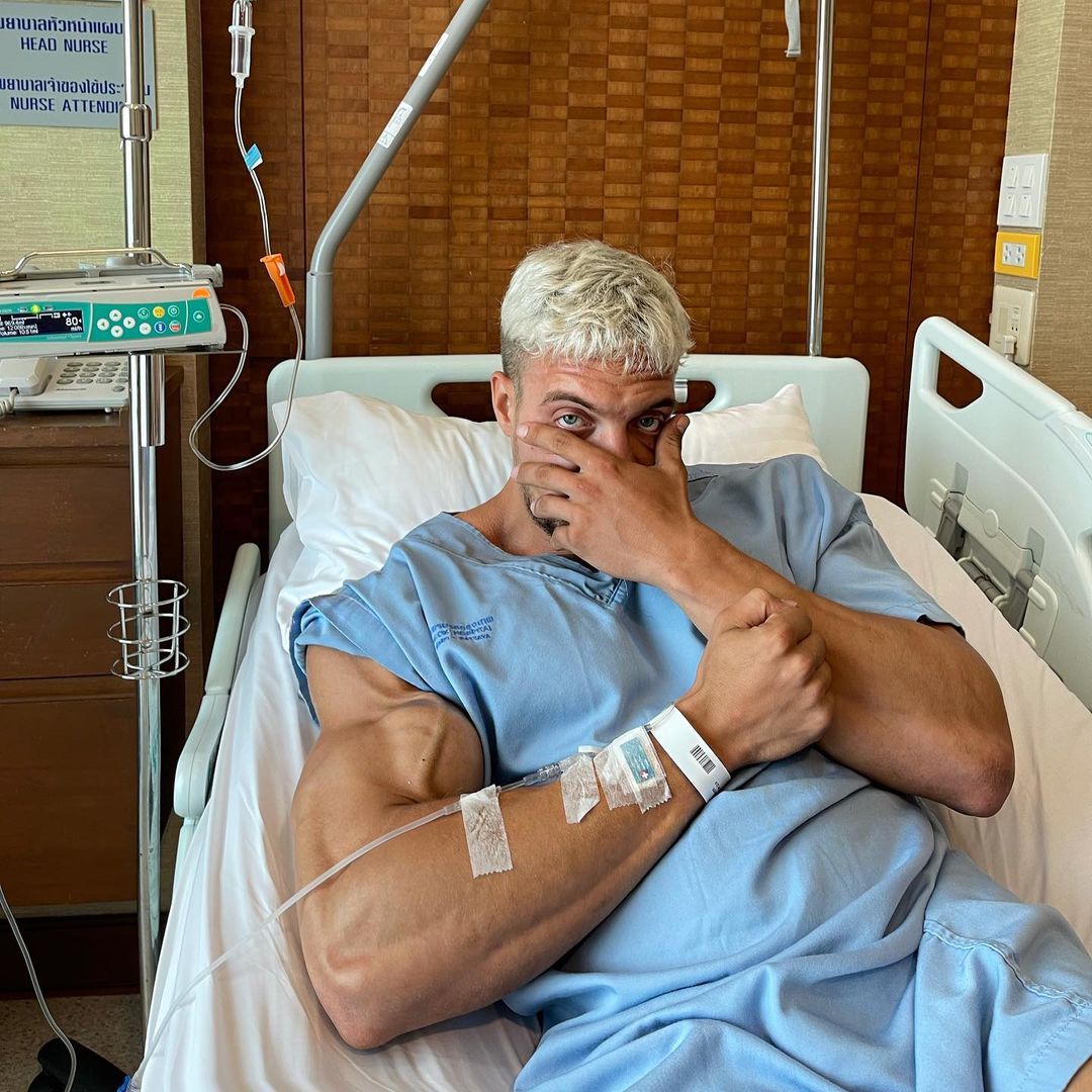 Полный отрыв бицепса при позировании у неизменно сухого билдера - Бодибилдинг форум AnabolicShops