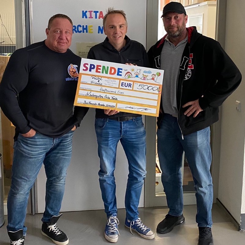 Как бодибилдеры помогли детям - Бодибилдинг форум AnabolicShops