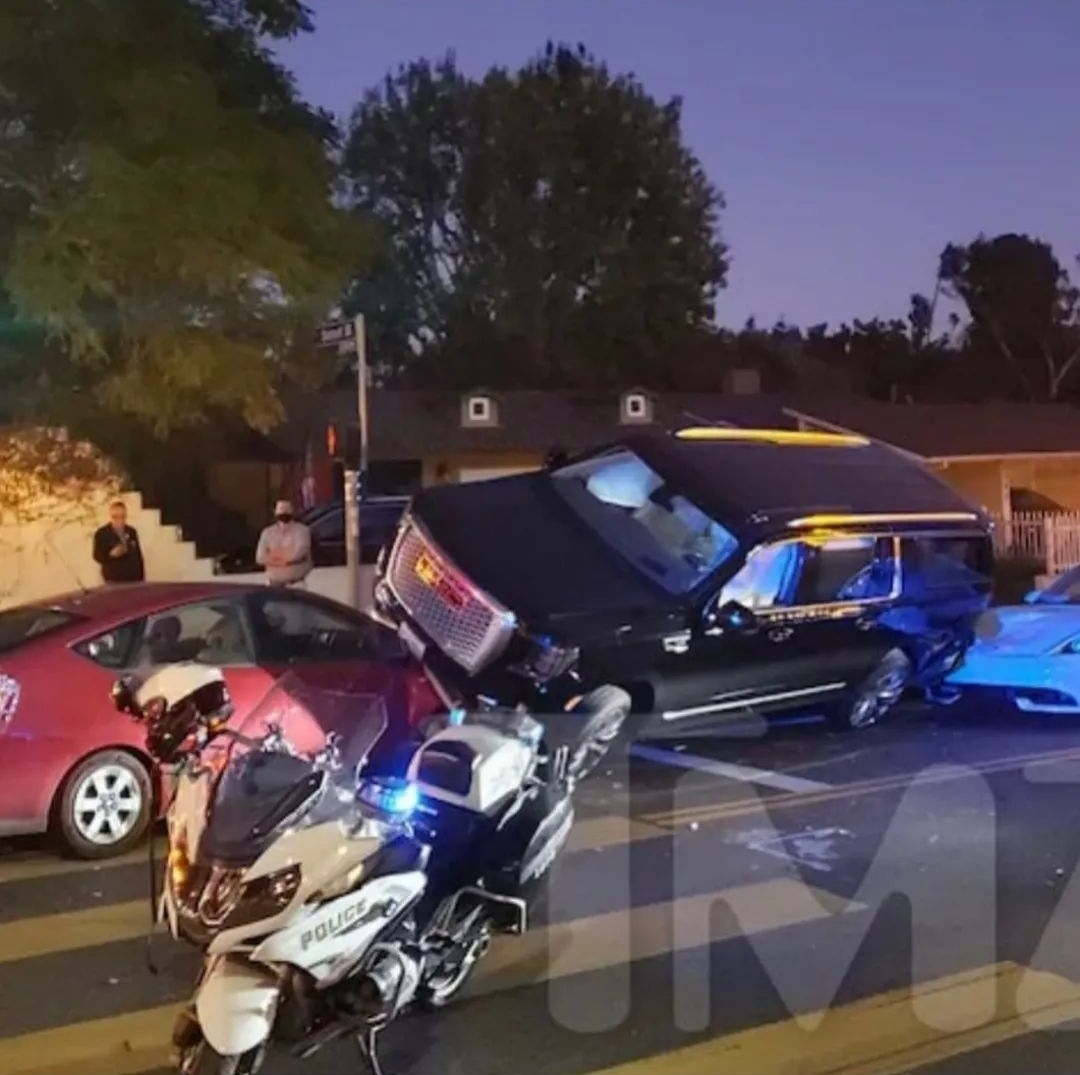 Арнольд Щварценеггер попал в аварию. - Бодибилдинг форум AnabolicShops