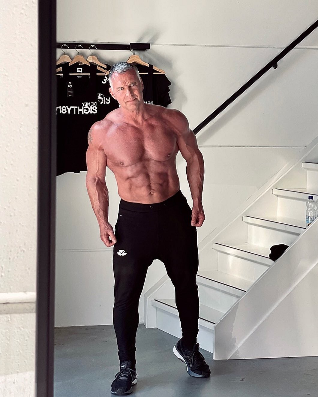 Как выглядит в 60+ лет Берри де Мей, съедавших ранее трех цыплят в день - Бодибилдинг форум AnabolicShops