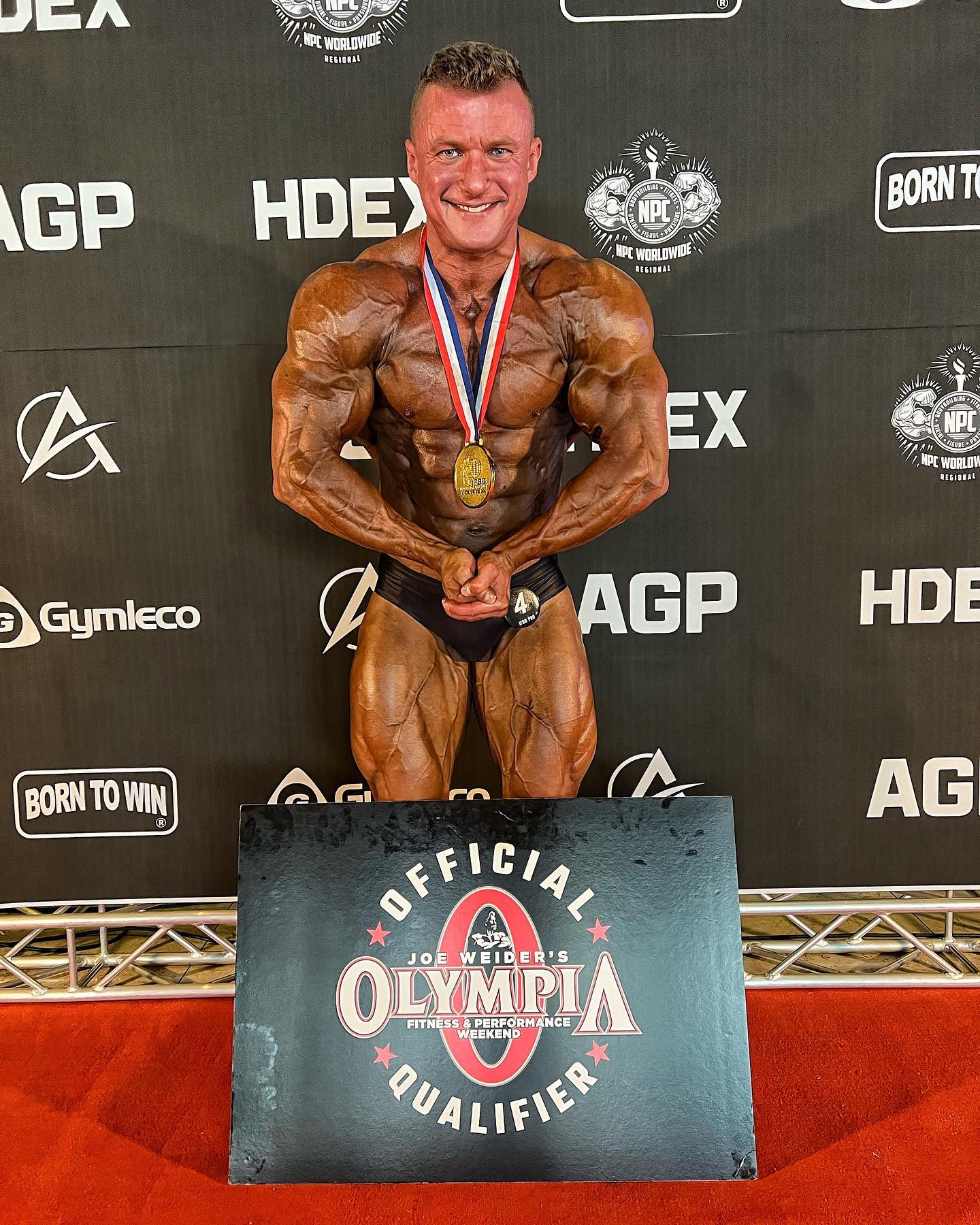 Россиянин выиграл прямую квалификацию на Олимпию 2022 - Бодибилдинг форум AnabolicShops