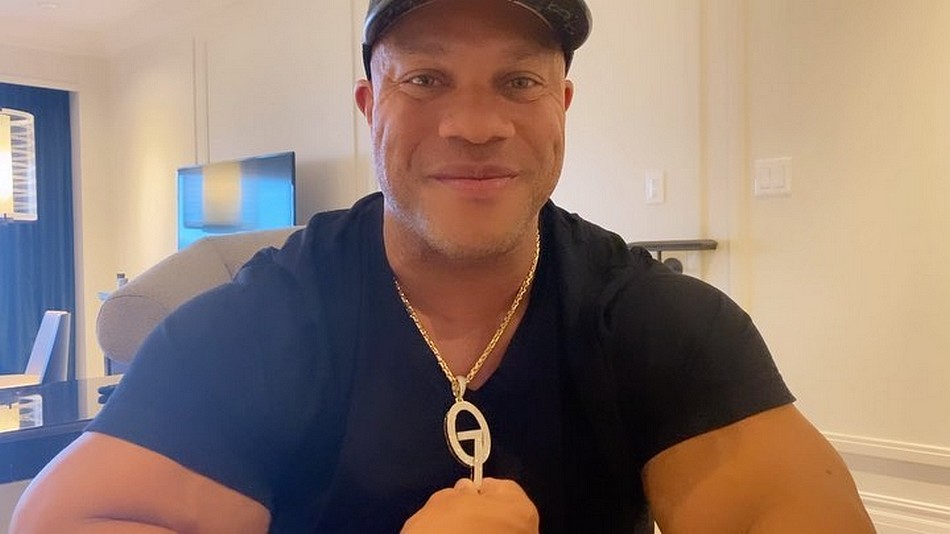 Фил Хит ходил на Олимпии со специальным медальоном - Бодибилдинг форум AnabolicShops