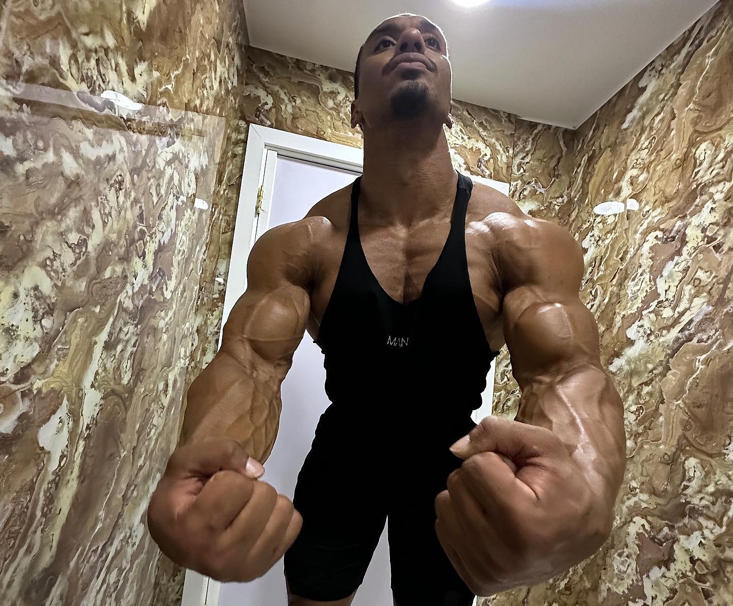 "На секс трачу пятизначные суммы в день" - Ларри Уилс о сексуальной зависимости от стероидов - Бодибилдинг форум AnabolicShops