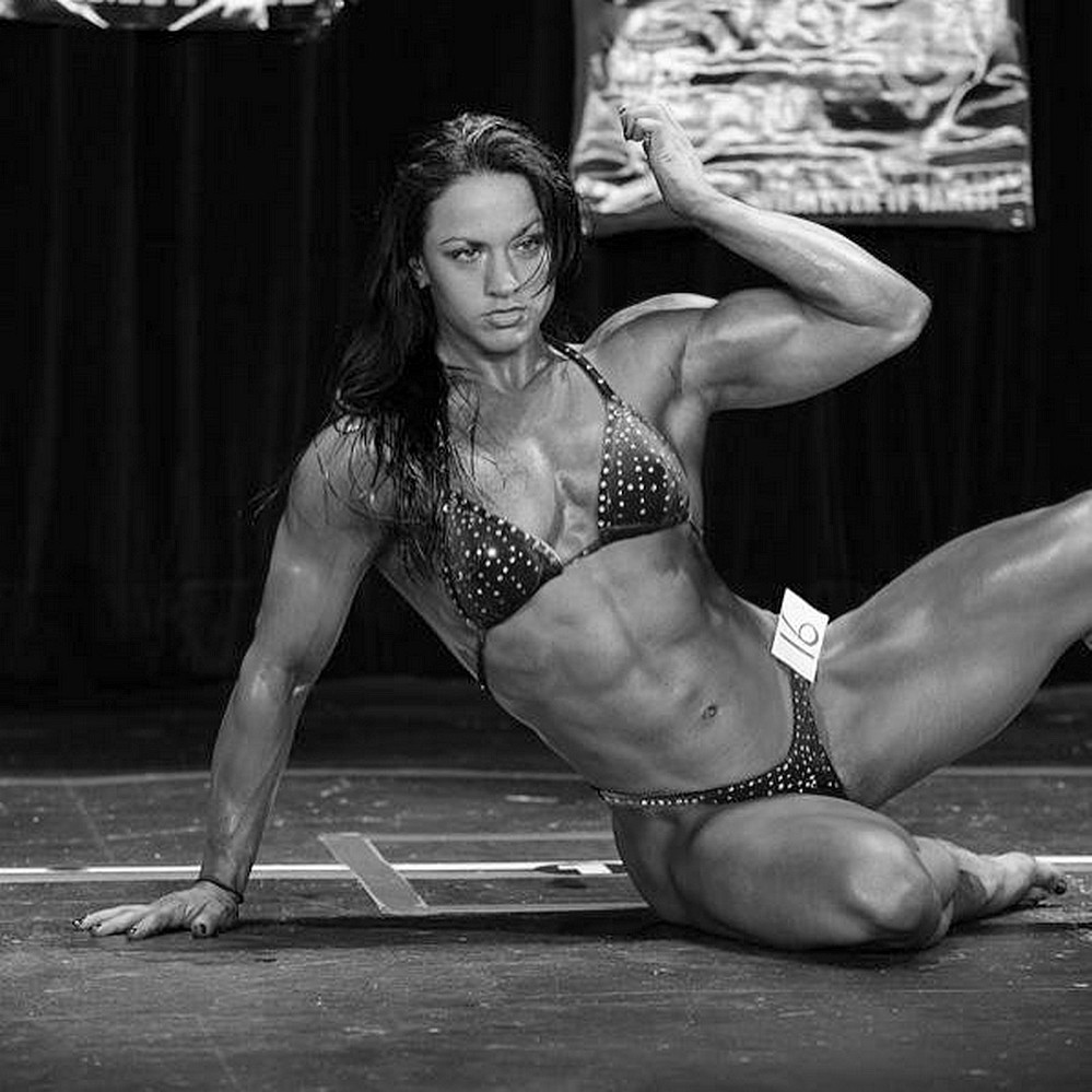 В 37 лет тихо и мирно умерла Хейли МакНефф — выдающаяся чемпионка женского бодибилдинга - Бодибилдинг форум AnabolicShops