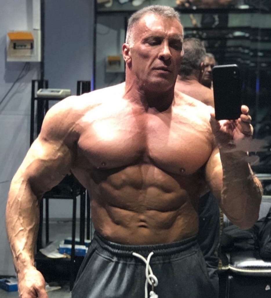 Более 30 лет на стероидах: Милош Сарцев зачем-то раскрыл дозу тестостерона - Бодибилдинг форум AnabolicShops