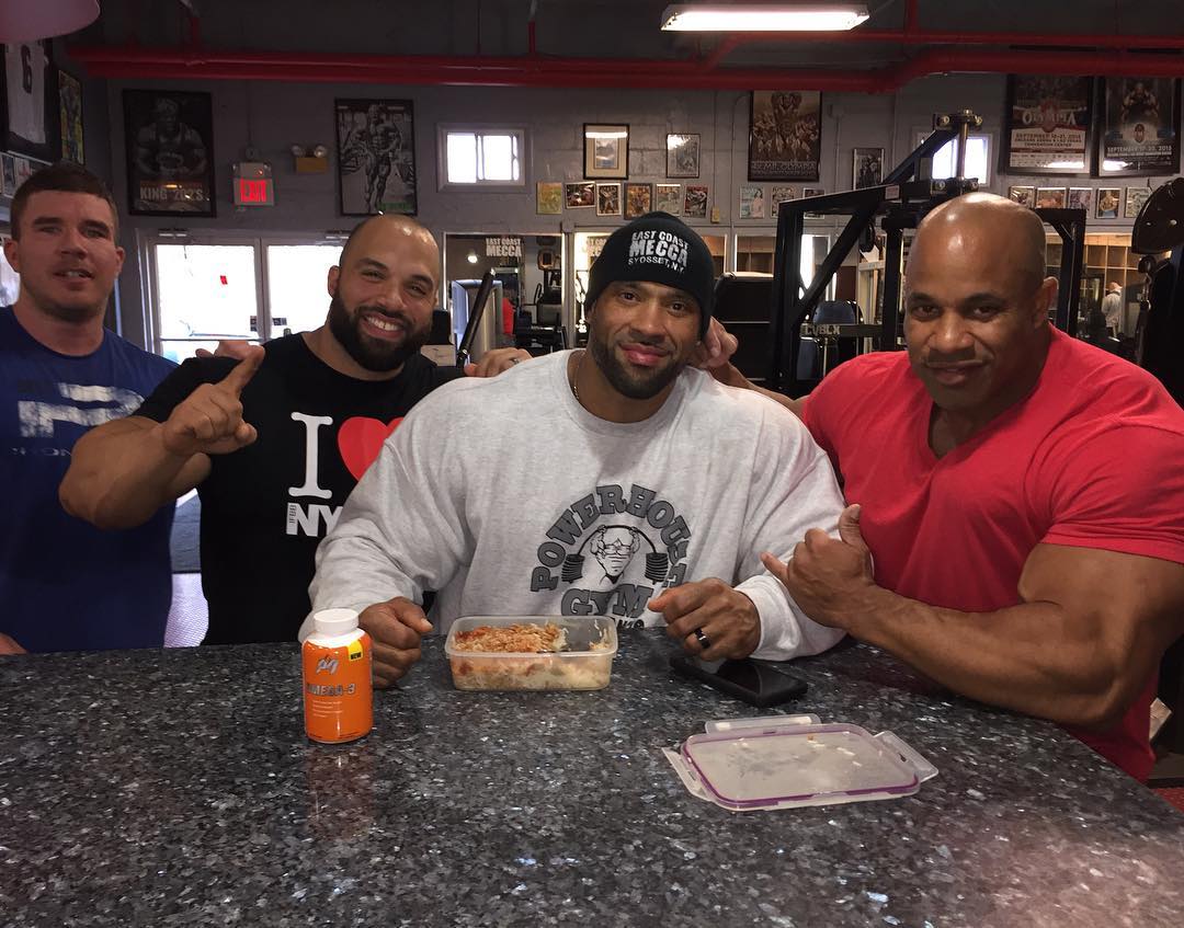 Хуан Морель бомбит спину за неделю до Арнольд Спорт Фестиваль 2017 - Бодибилдинг форум AnabolicShops