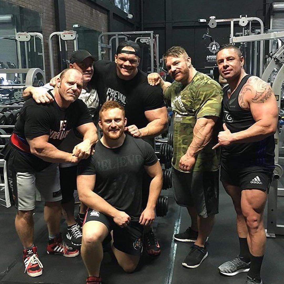 Даллас МакКарвер тренирует грудные с Флексом Льюисом - Бодибилдинг форум AnabolicShops