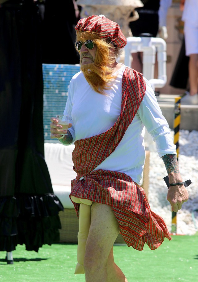 Вечеринка в особняке австралийского табачного магната - Бодибилдинг форум AnabolicShops